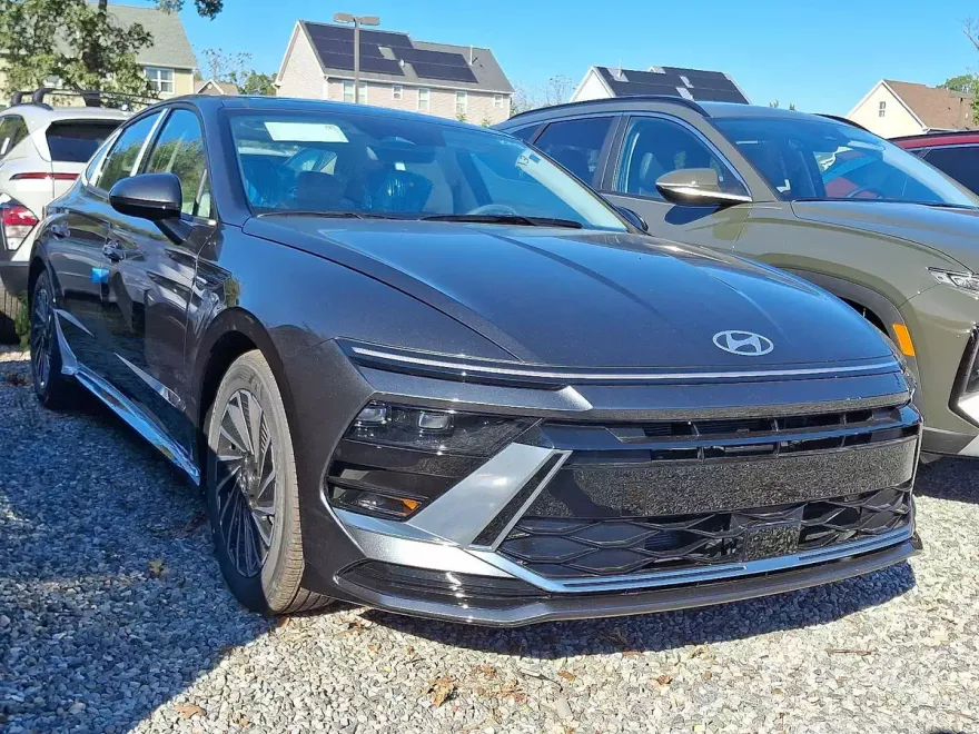 2026 Hyundai Sonata Hybrid SEL photo 1