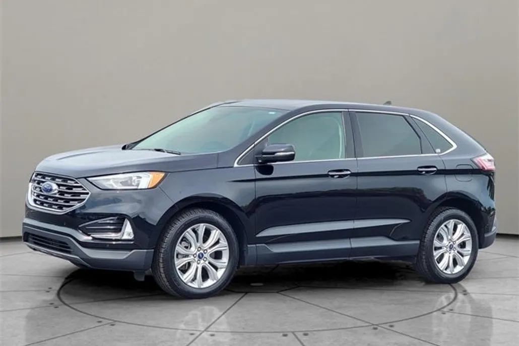 2021 Ford Edge Titanium photo 1