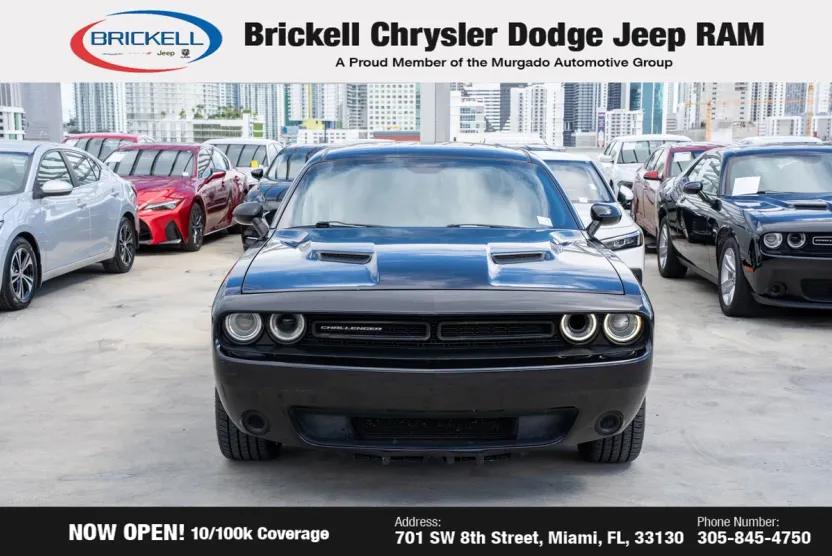 2016 Dodge Challenger SXT photo 1