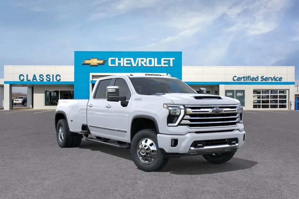2026 Chevrolet Silverado 3500HD High Country photo 1