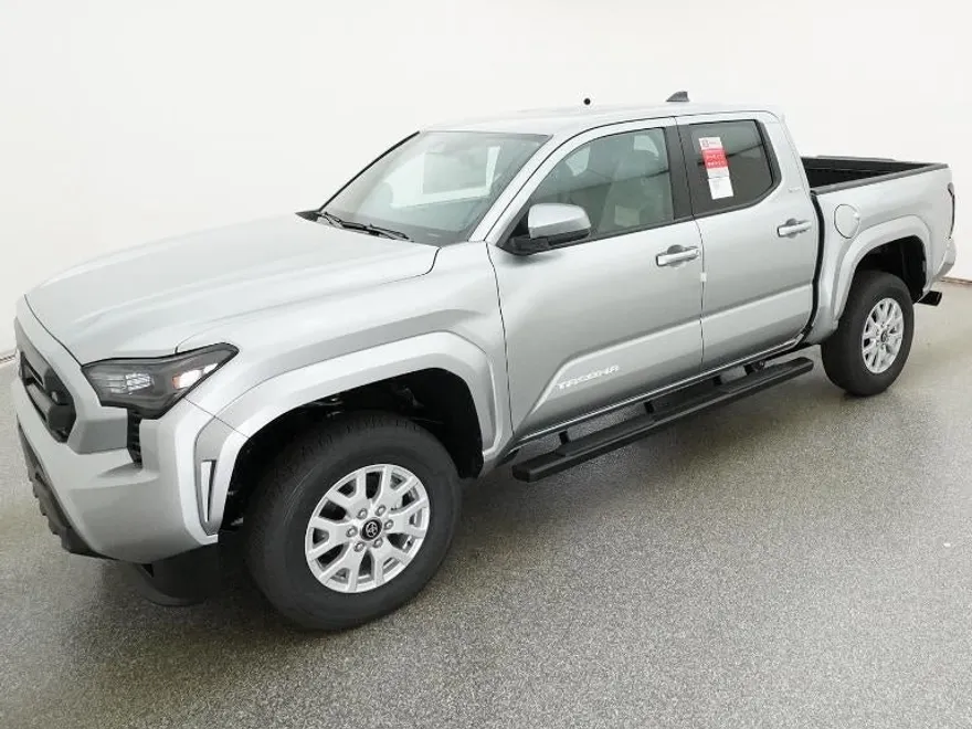 2025 Toyota Tacoma SR5 photo 1