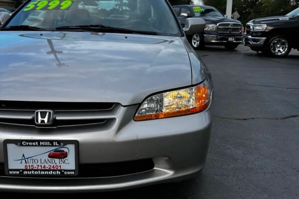 1999 Honda Accord LX photo 1