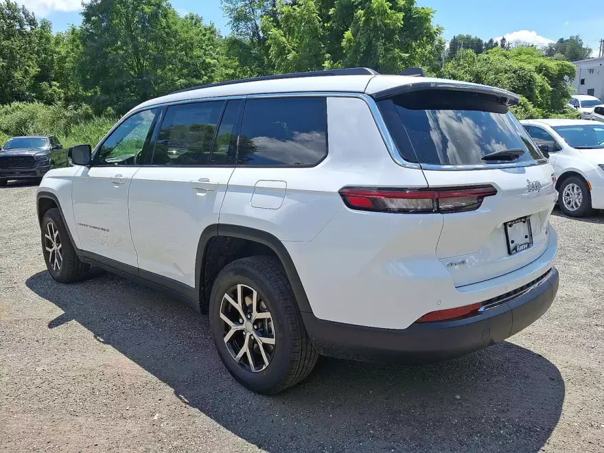 2025 Jeep Grand Cherokee Limited photo 1