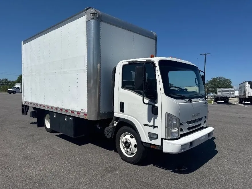 2019 Isuzu NPR photo 1