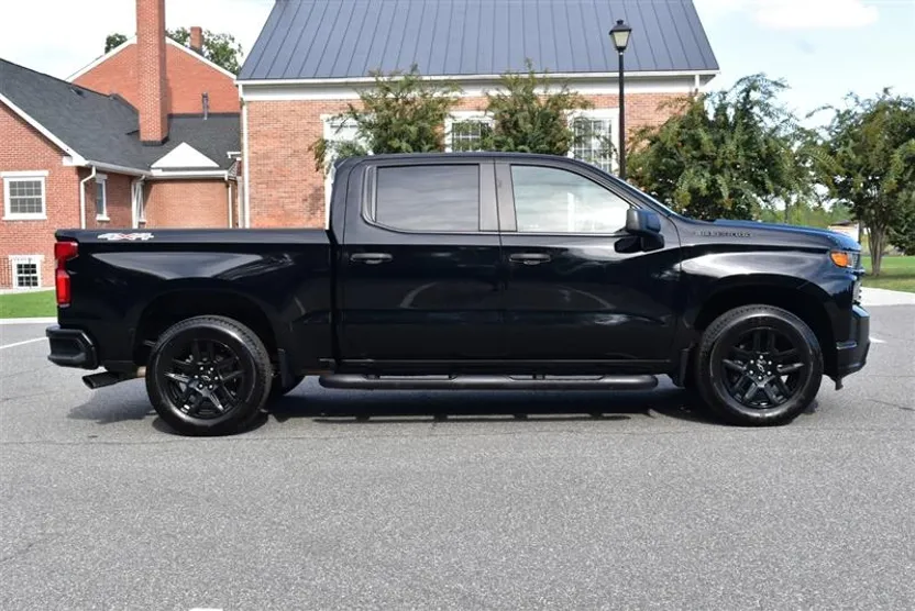 2022 Chevrolet Silverado 1500 Custom Rally Edition photo 1