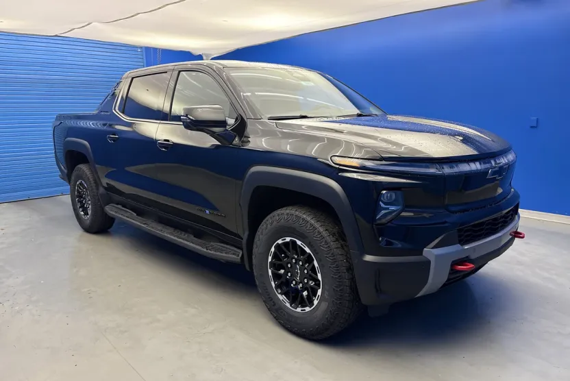 2026 Chevrolet Silverado EV Trail Boss photo 1