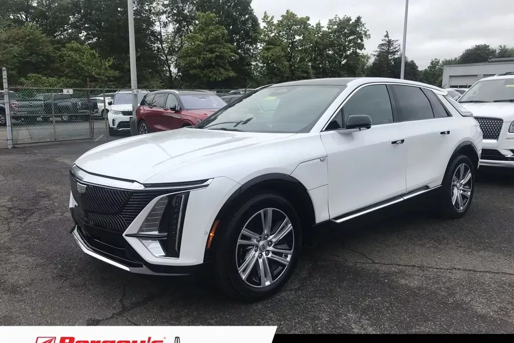 2024 Cadillac Lyriq Tech photo 1