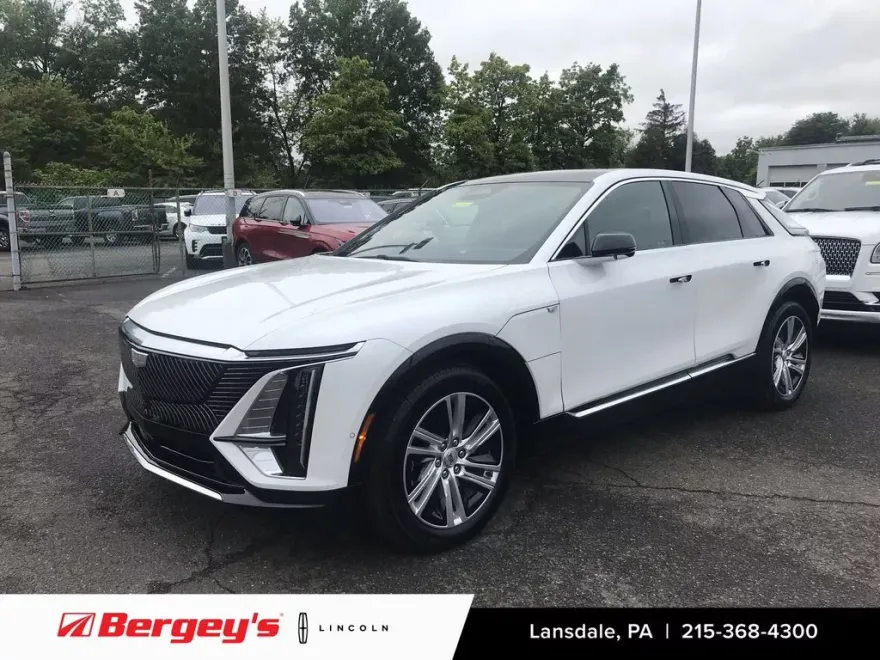 2024 Cadillac Lyriq Tech photo 1