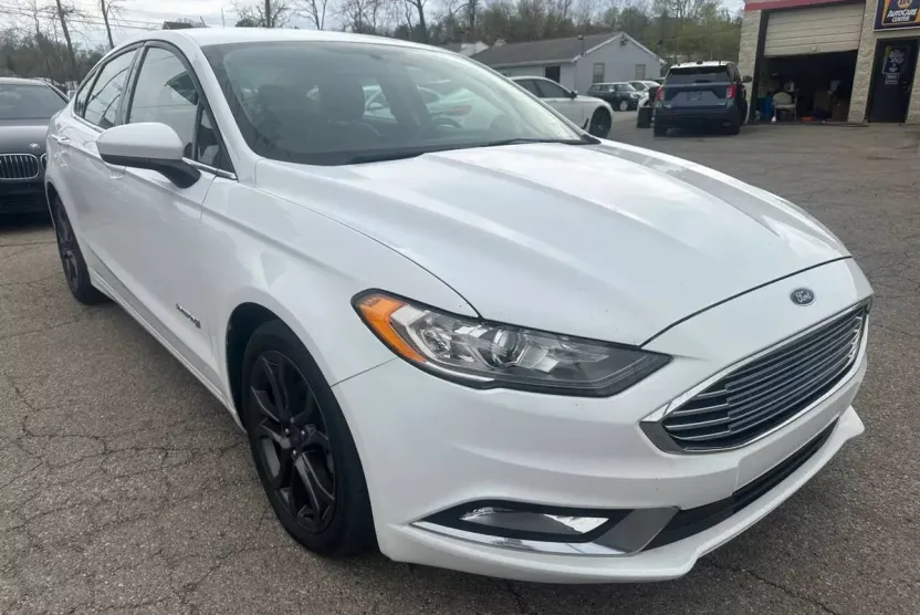 2018 Ford Fusion SE Hybrid photo 1