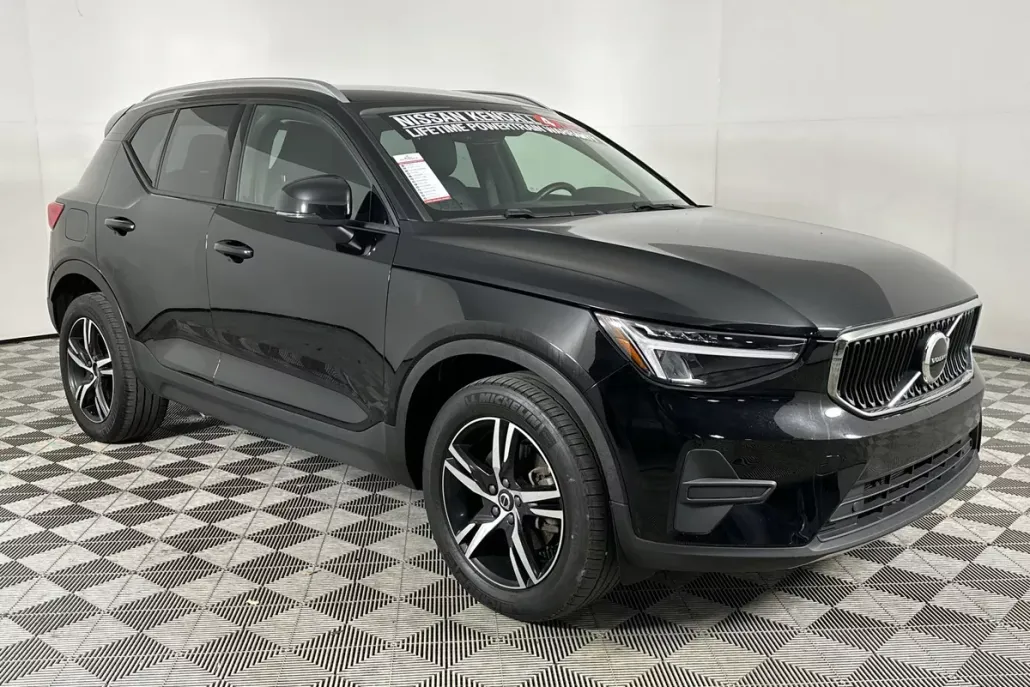 2023 Volvo XC40 Core photo 1