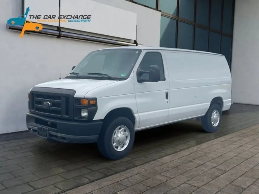 2011 Ford E-250 photo 1