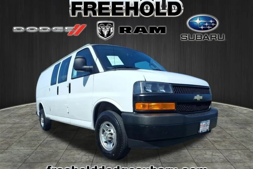 2022 Chevrolet Express 3500 Work Cargo Van photo 1