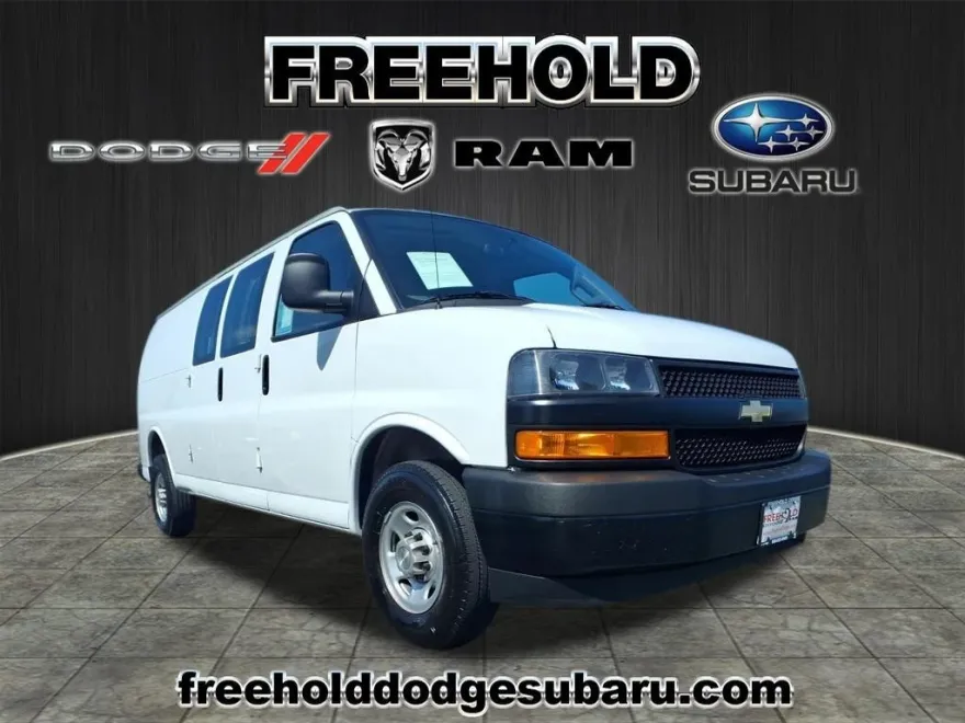2022 Chevrolet Express 3500 Work Cargo Van photo 1