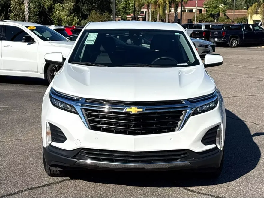 2024 Chevrolet Equinox LT photo 1
