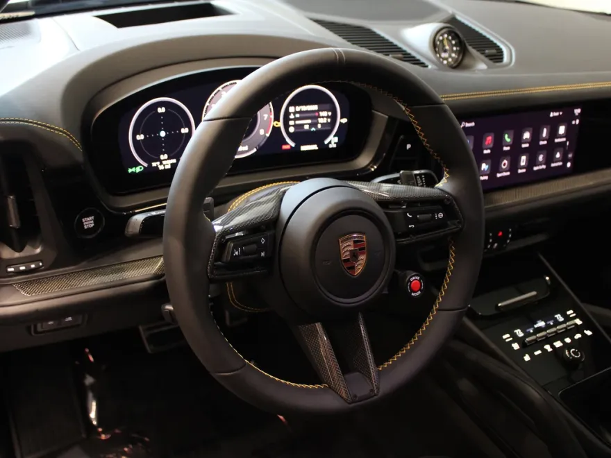 2025 Porsche Cayenne Coupe Turbo GT photo 3