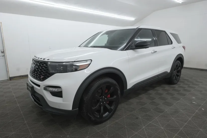 2021 Ford Explorer ST Sport photo 1