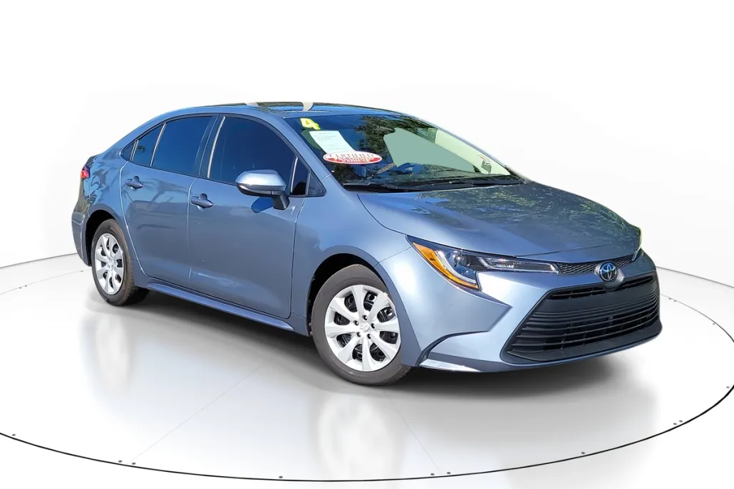 2024 Toyota Corolla LE photo 1