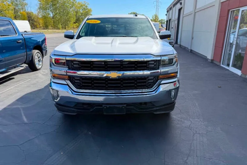 2016 Chevrolet Silverado 1500 LT photo 1
