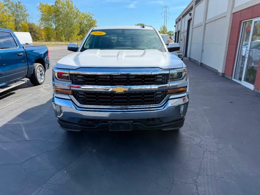 2016 Chevrolet Silverado 1500 LT photo 1