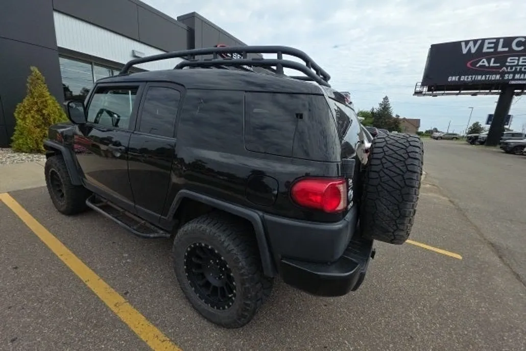 2010 Toyota FJ Cruiser Base photo 1