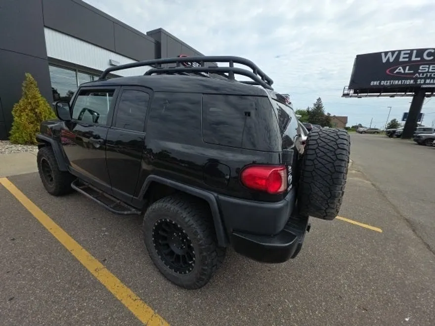 2010 Toyota FJ Cruiser Base photo 1