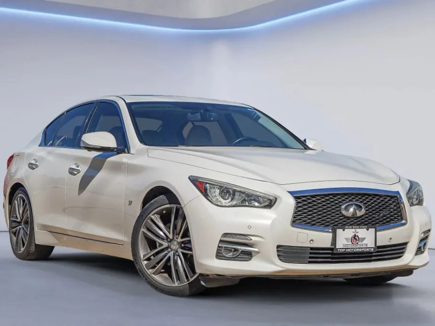 2015 Infiniti Q50 3.7 Premium photo 1