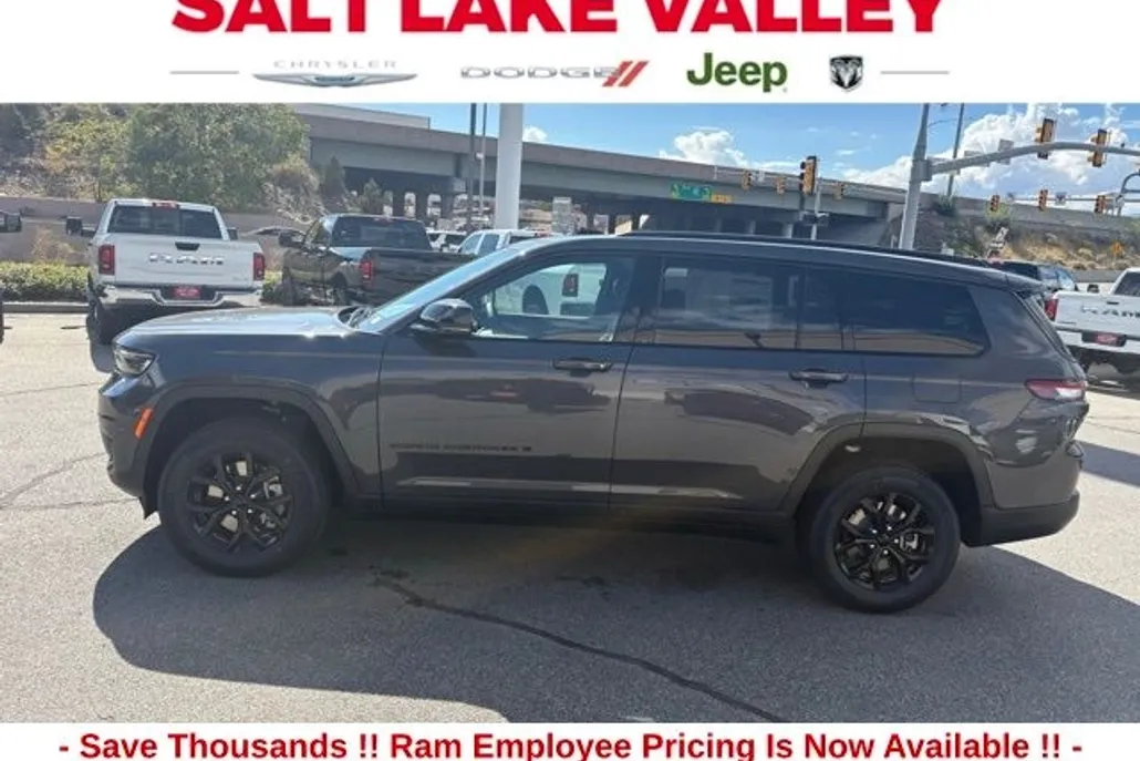 2025 Jeep Grand Cherokee Laredo Altitude photo 1