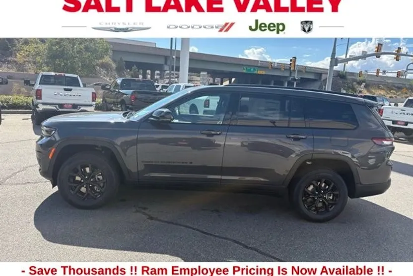 2025 Jeep Grand Cherokee Laredo Altitude photo 1