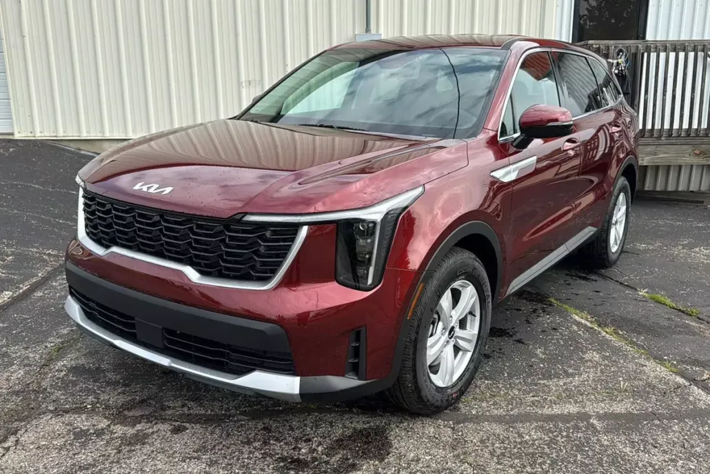 2025 Kia Sorento LX photo 1