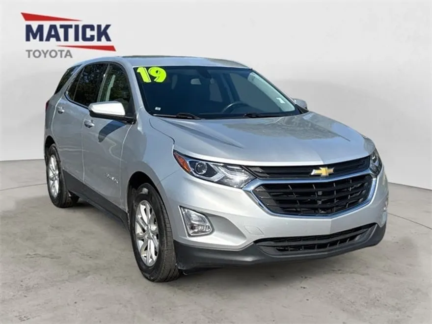 2019 Chevrolet Equinox LT photo 1