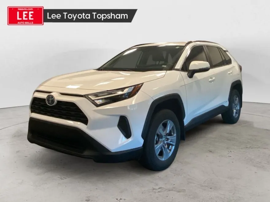 2024 Toyota RAV4 Hybrid XLE photo 1