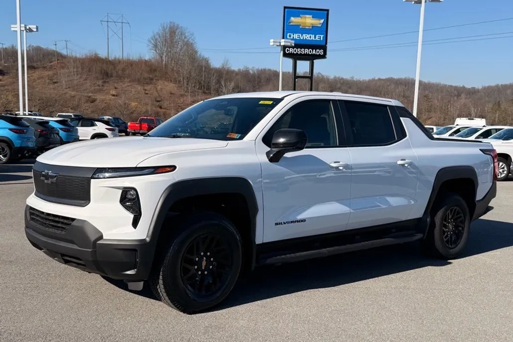 2024 Chevrolet Silverado EV Work Truck photo 1