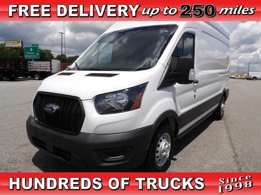 2022 Ford Transit photo 1