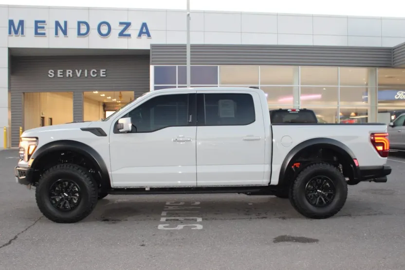 2024 Ford F-150 Raptor photo 1