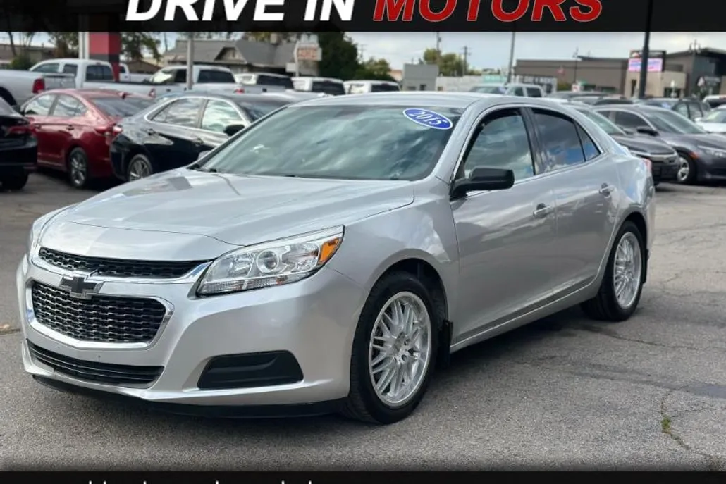 2015 Chevrolet Malibu LS photo 1