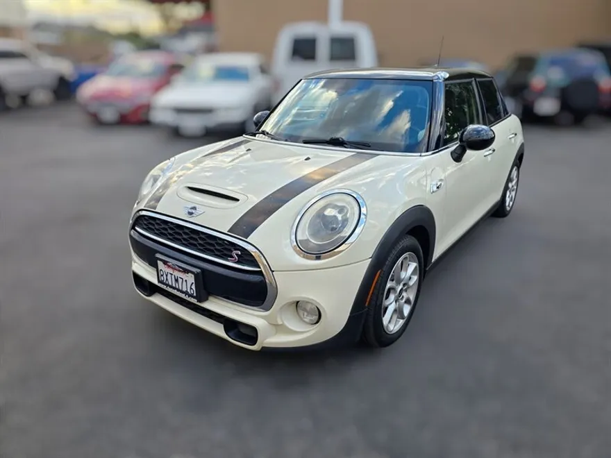 2015 Mini Cooper Hardtop S photo 1