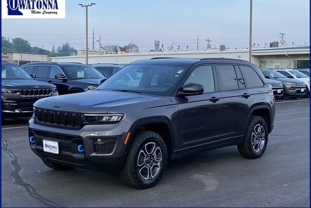 2023 Jeep Grand Cherokee Trailhawk 4xe photo 1
