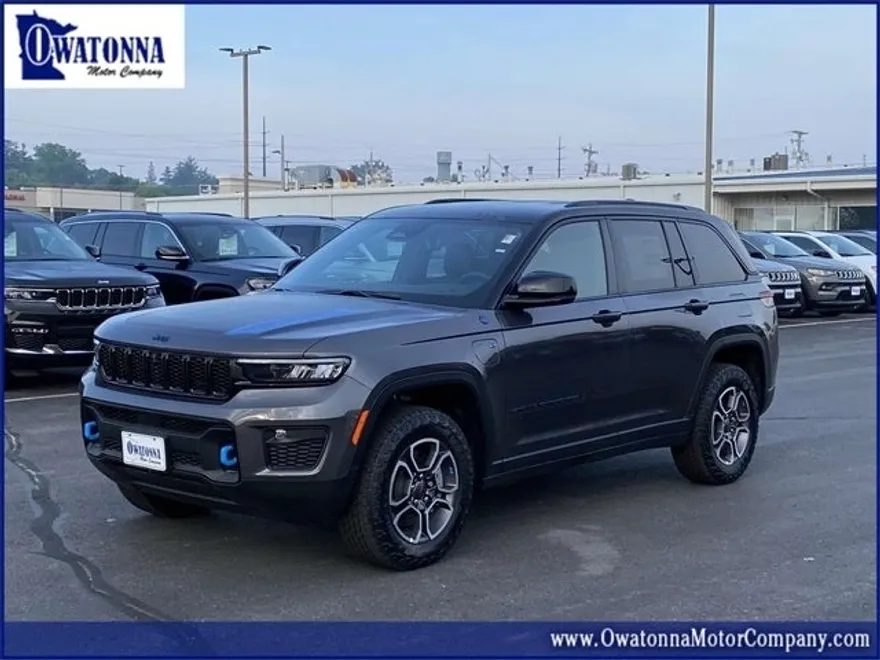 2023 Jeep Grand Cherokee Trailhawk 4xe photo 1