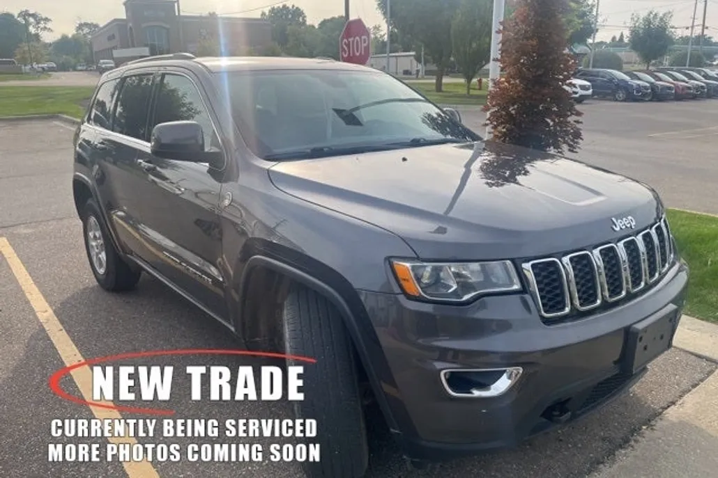 2017 Jeep Grand Cherokee Laredo photo 1