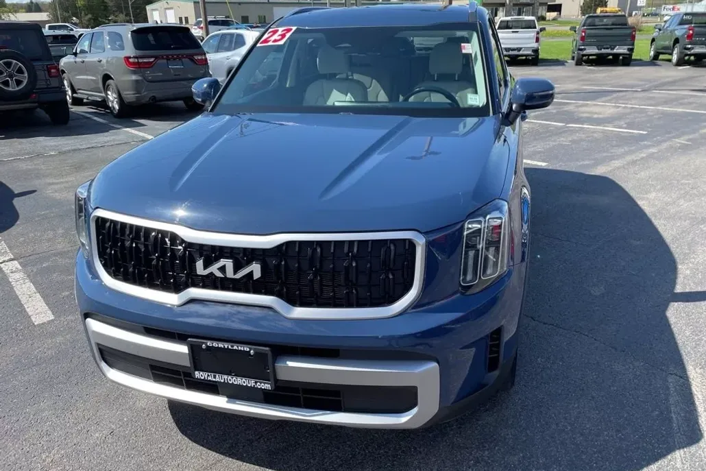 2023 Kia Telluride EX photo 1
