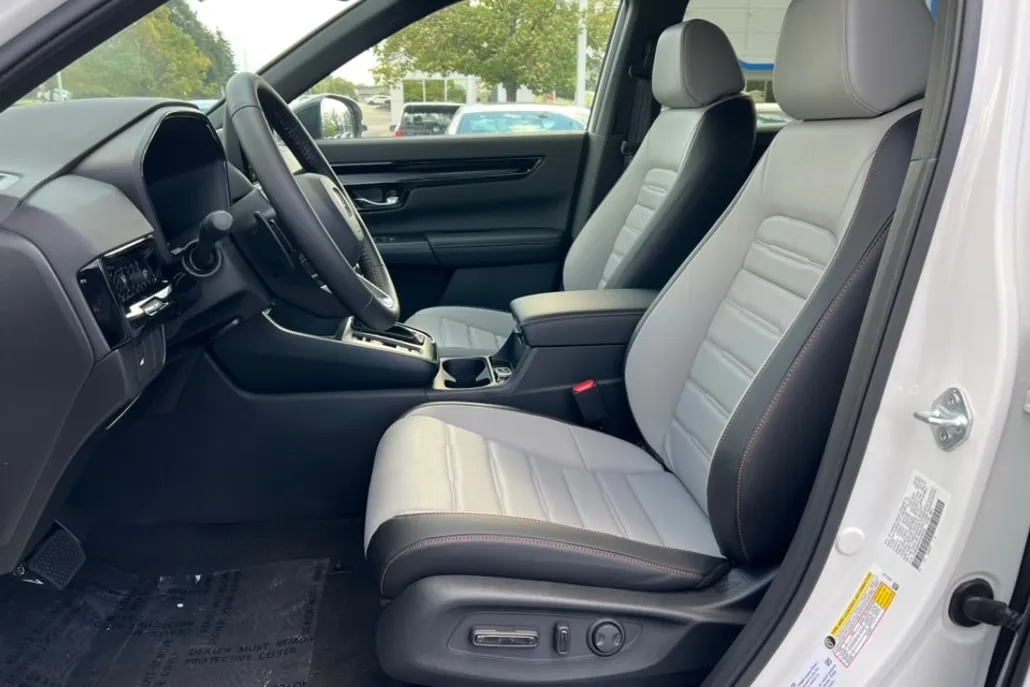 2026 Honda CR-V Hybrid Sport Touring photo 1