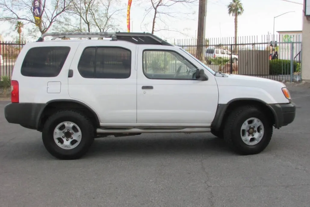 2000 Nissan Xterra photo 1