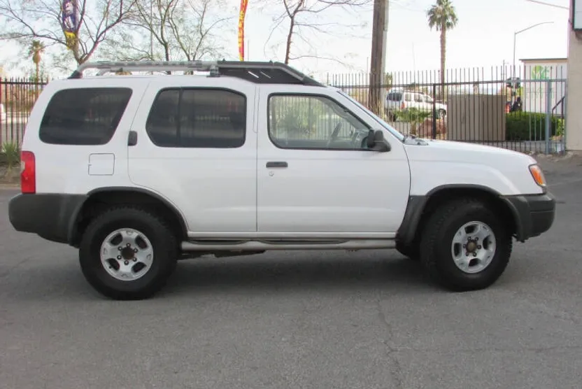 2000 Nissan Xterra photo 1