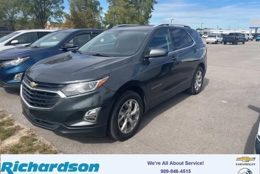 2020 Chevrolet Equinox LT photo 1