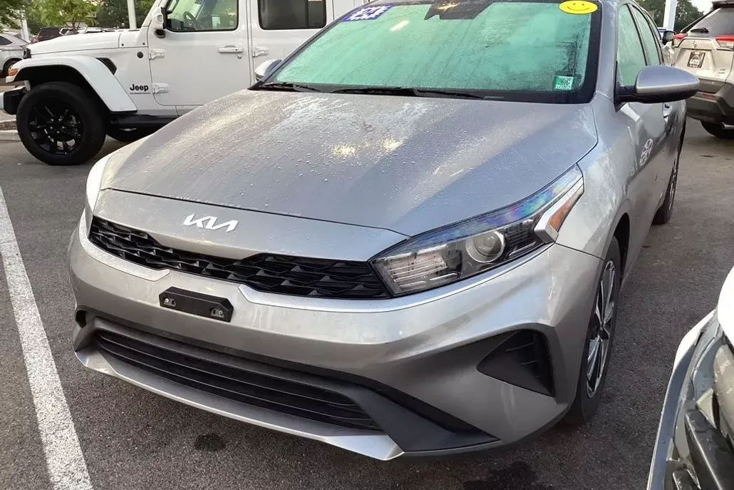 2024 Kia Forte LXS photo 1