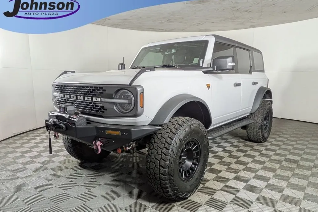 2023 Ford Bronco Badlands photo 1