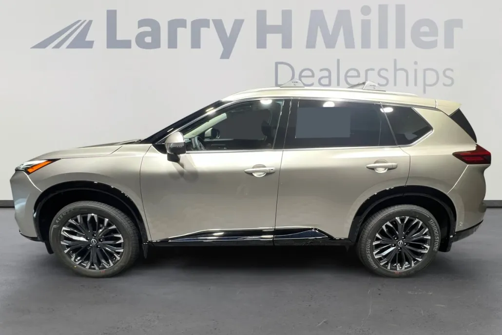 2026 Nissan Rogue Platinum photo 1
