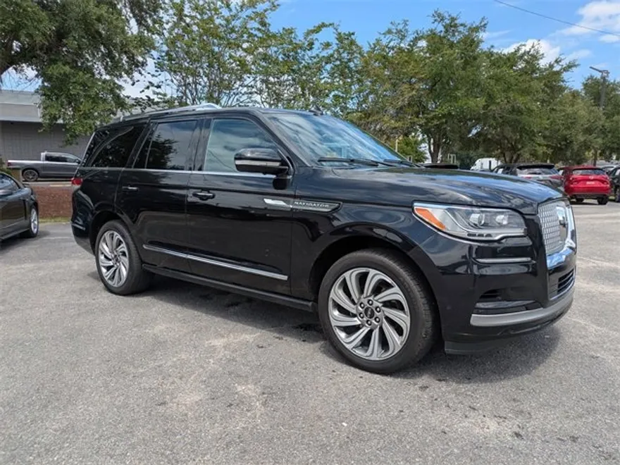 2023 Lincoln Navigator Reserve photo 1