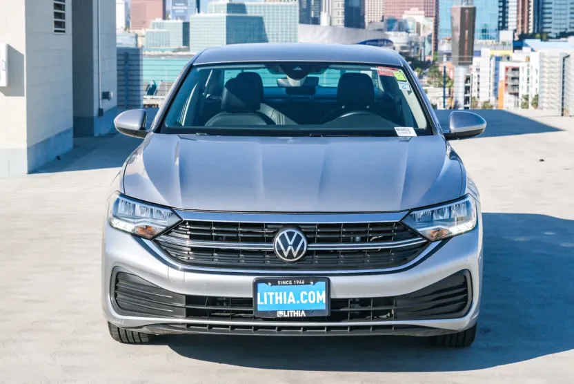 2024 Volkswagen Jetta SE photo 1