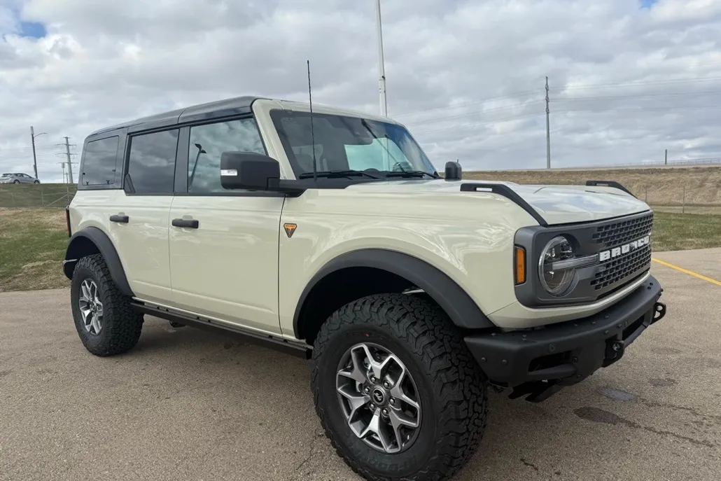 2025 Ford Bronco Badlands photo 1